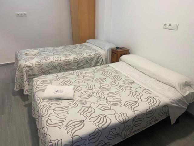 Habitaciones Familiares Con Bano Privado Lf - Sin Ascensor Zaragoza Bilik gambar